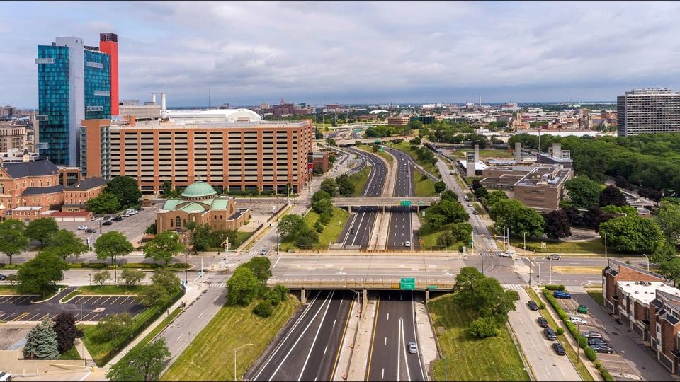 Featured image for the Should We Rethink I-375 in Detroit? podcast.
