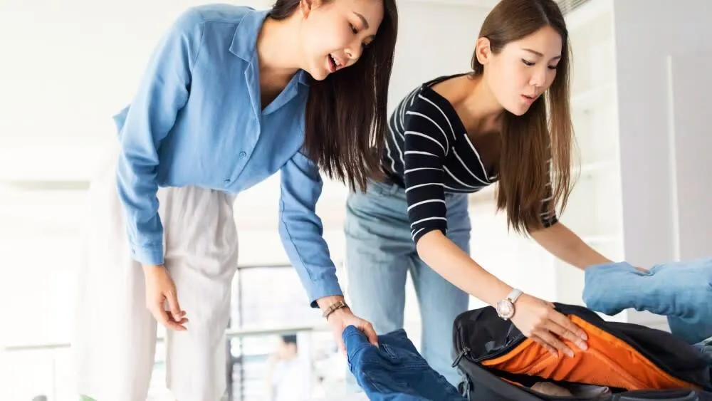 students packing - College Application Essay 