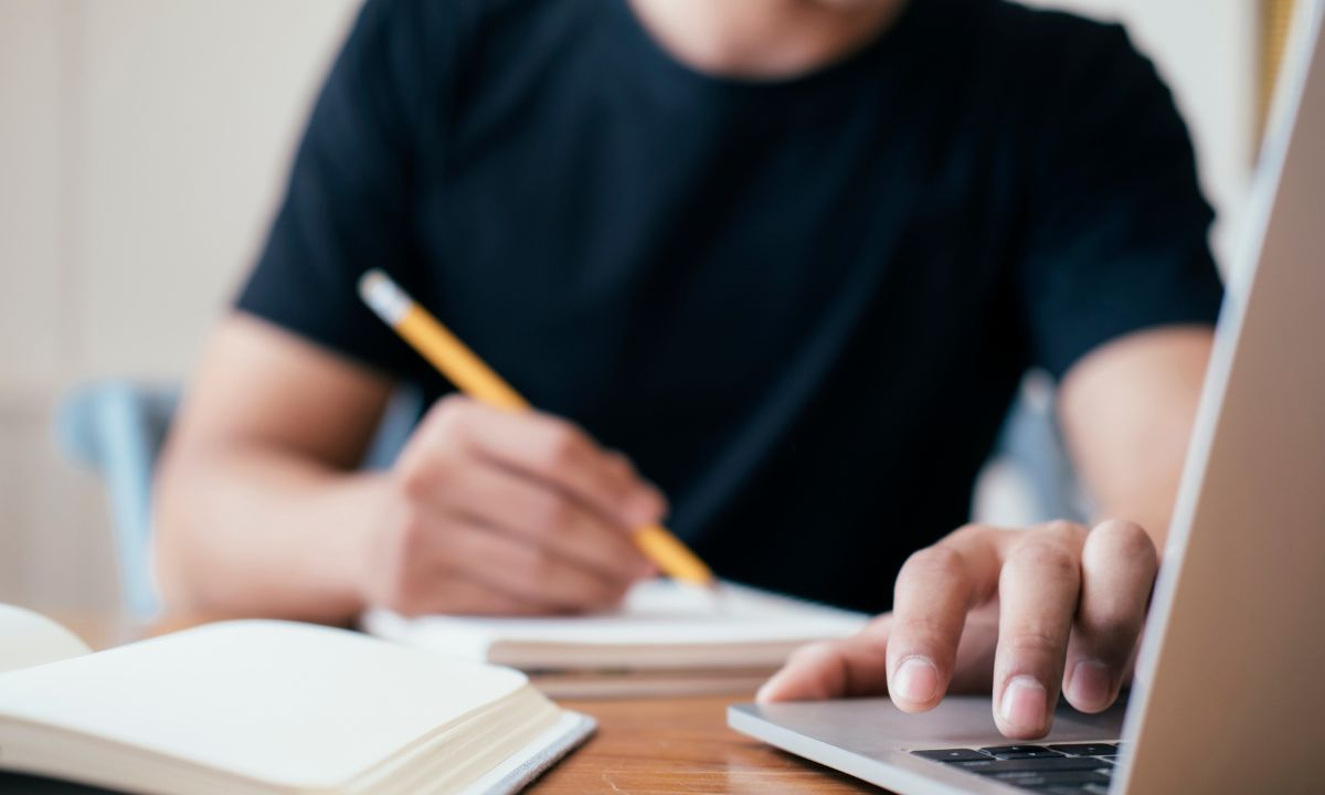 person applying - How Many Colleges Should I Apply To