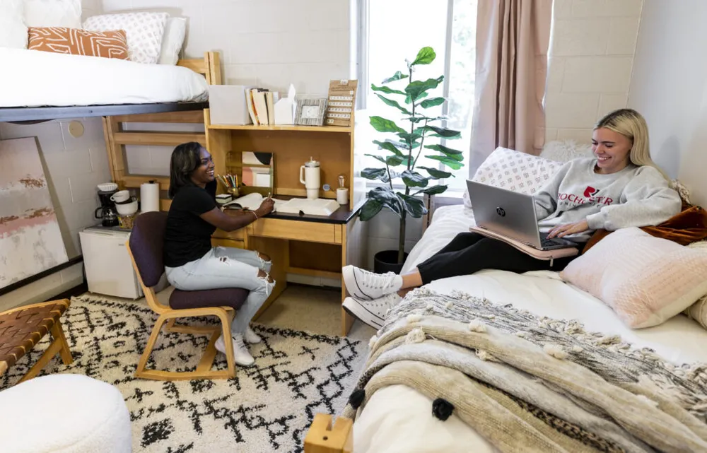students looking happy - College Dorm