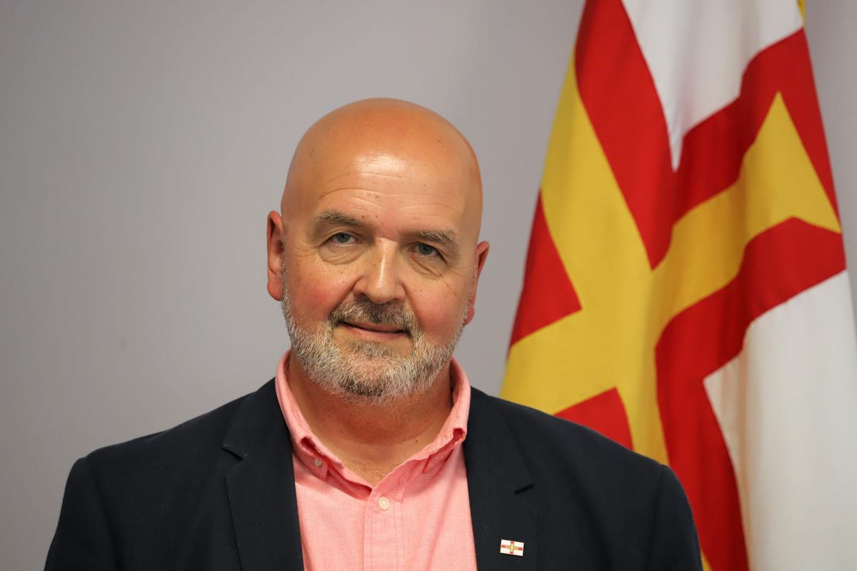 Deputy Jonathan Le Tocq arrested in police investigation