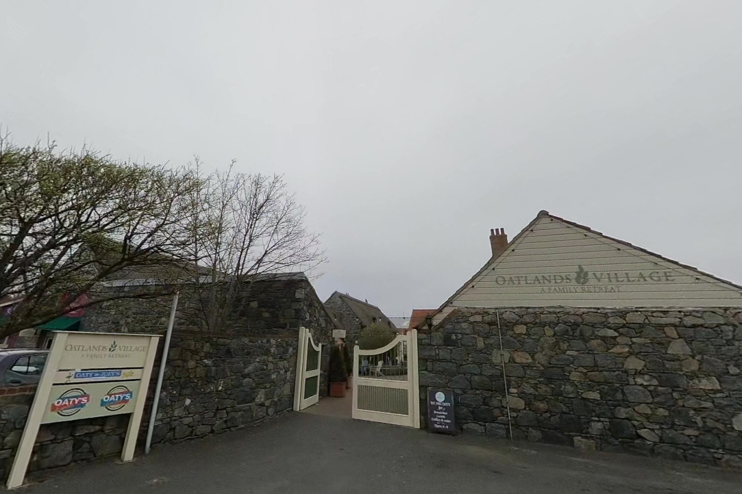 Les Bourgs hospice to open children's charity shop at Oatlands Village after planning covenant amended