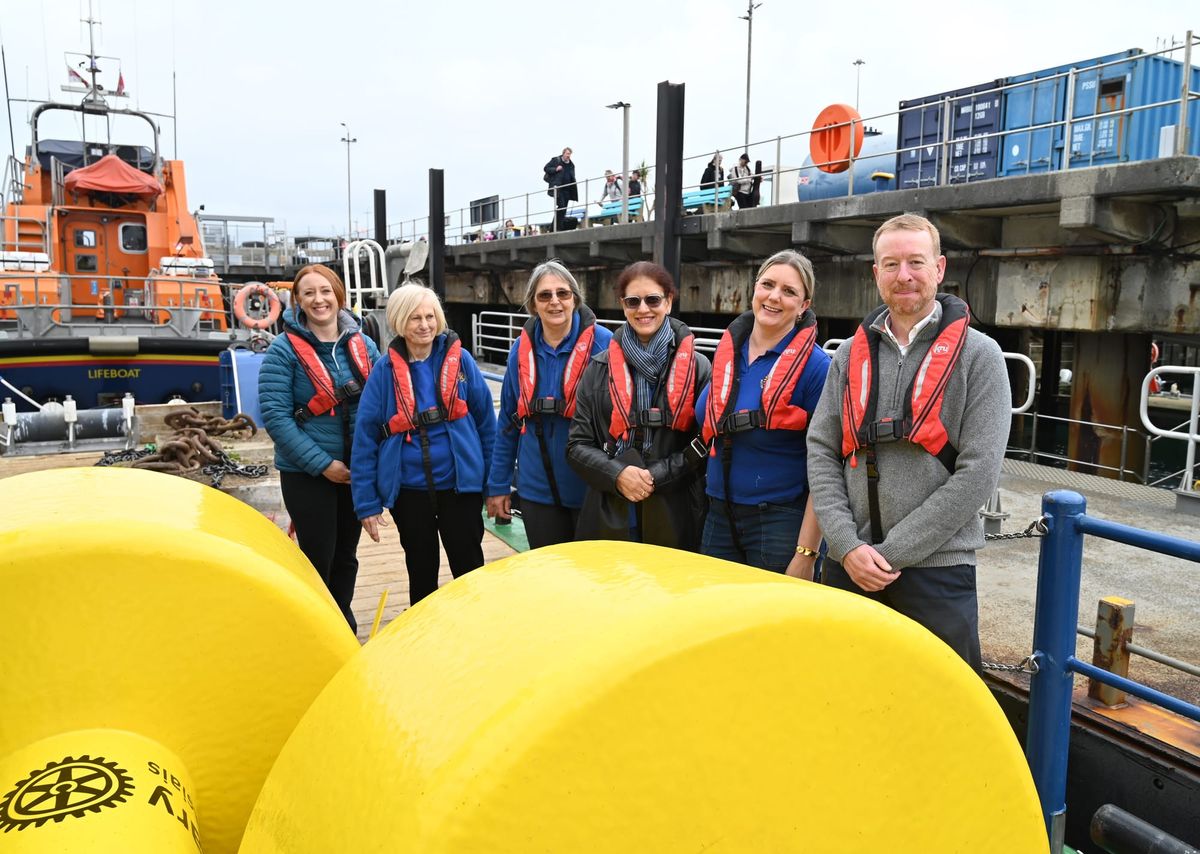 Rotary Guernesiais sponsors puffin awareness buoys near Herm