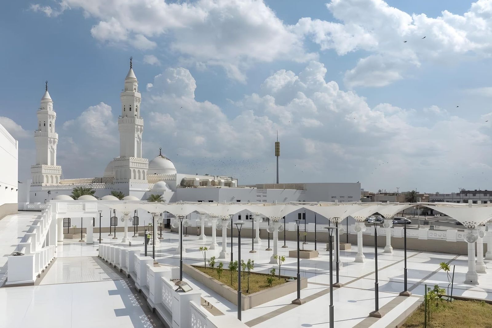 The Story Behind Masjid Qiblatain’s Name in Madinah