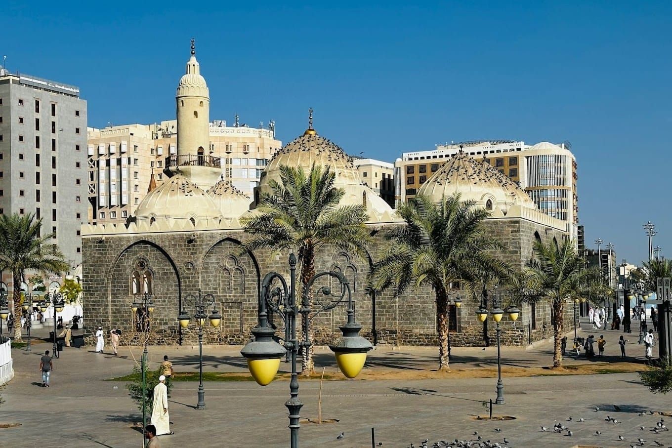 Top 7 Things to Experience at Al Manakha Square