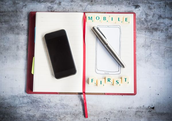 Mobile-First Approach: Elevating User Experience in DTC E-commerce