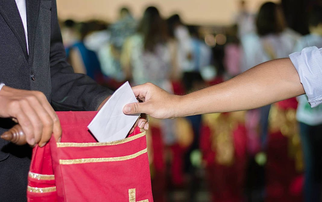 O que o Novo Testamento ensina sobre contribuição