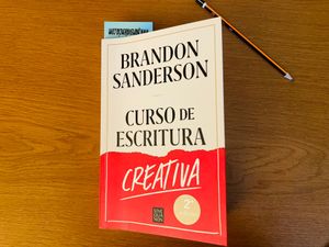 Qué hace que una historia enganche, según el método de Brandon Sanderson