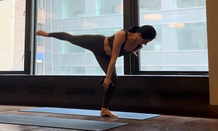QUICK BURN: Diane's Mobility Stretch