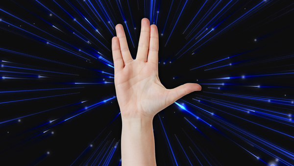 Five things for Friday #2: Tiny worlds, gigantic starships and clever spiders