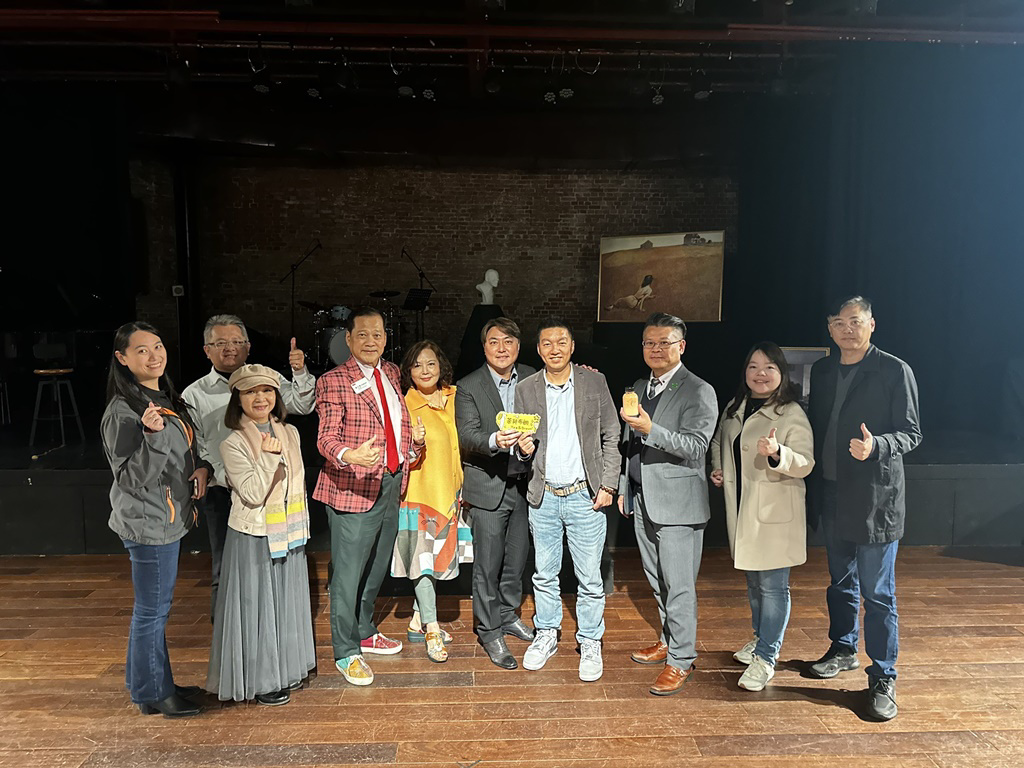 由朋思富實業有限公司全力支持的華軒文創年度音樂劇《紅樓之夜-孤寂的絮語》展現了企業對台灣藝文產業的支持,也攜手屏東在地青農,讓在地農業的價值在文化舞台上綻放光芒。圖/業者提供