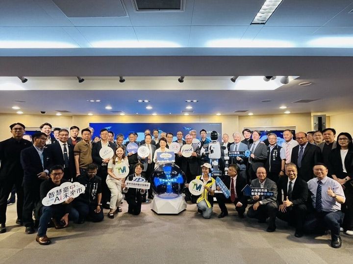 2026 智慧臺中論壇 楊雋佑受邀參與「打造 AI 機器人之都」論壇，與產官學共同探討 AI 產業發展