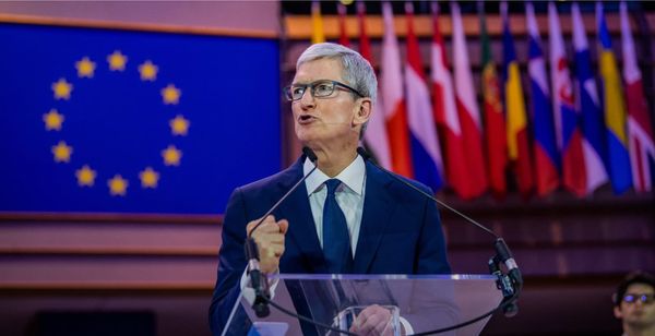 Apple Pulls AI Features from EU Launch, Citing Regulatory Concerns