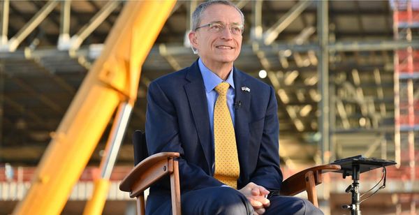 Intel CEO Pat Gelsinger Steps Down Amid Historic Losses and AI Transition Struggles