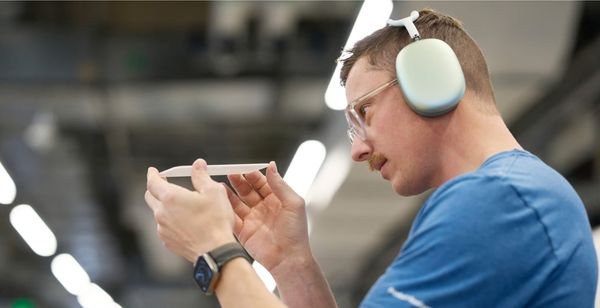 Apple to Invest $500 Billion in the U.S., Create 20,000 AI and R&D Jobs