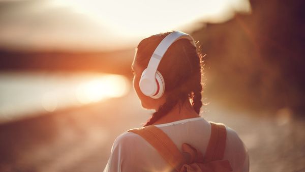 How to add music to an Instagram post, including carousels