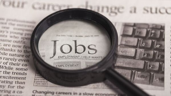 How to post a job on LinkedIn, free or promoted