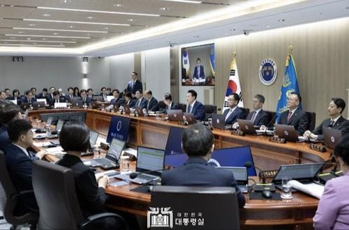 尹 대통령, 국무위원들에게 "정부 개혁에 사명감과 자신감 갖고 국감 임해 달라"