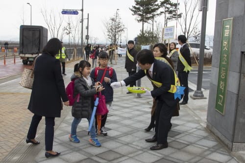 세종시교육청, 신설학교 17개교 첫등교 학생 맞이
