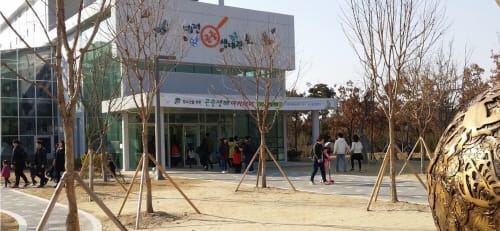 대전곤충생태관, 온가족 체험 나들이 명소로 자리 매김