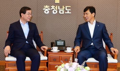 안희정 지사, 도청서 박원순 시장 만나