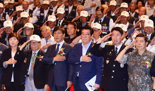 “국민 단결·국방개혁으로 평화 지켜내자”