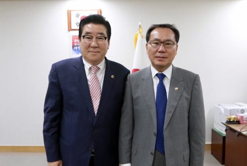 충남도의회 윤석우 의장, 김종진 문화재청장 만나 현안 사업 건의