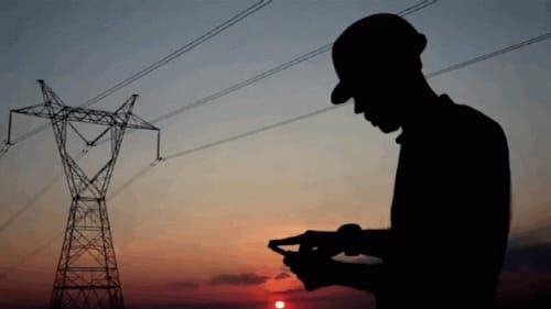 “산업은 디지털 미래를 보지만, 준비는 부족”