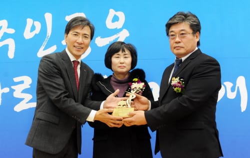 제25회 농어촌발전상 대상에 김필성 씨
