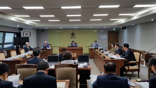 충남도의회 교육위, ‘충남 학교교복지원 조례안’ 가결