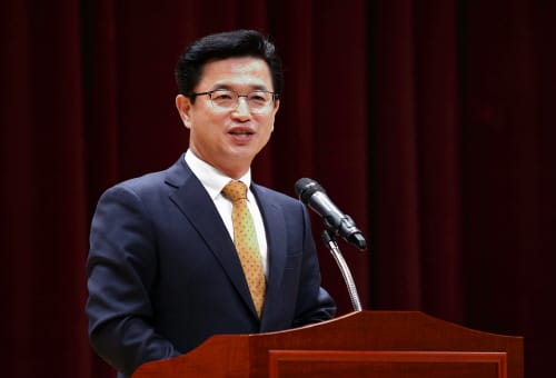 “새로운 대전으로 힘차게 나가자”
