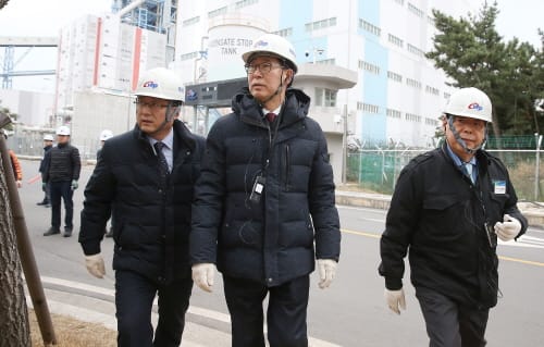노후 화력발전소 폐쇄 지시 ‘환영’