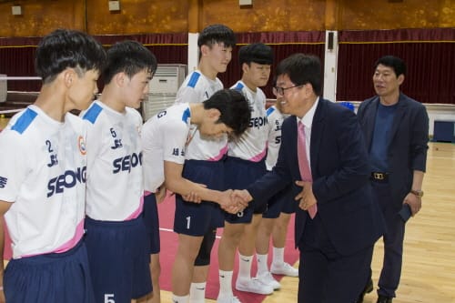 최교진 교육감, 세종하이텍고 학생들 격려 방문