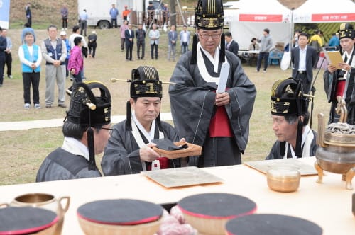 “문화예술로 행복한 전의 왕의물시장에 오세요”