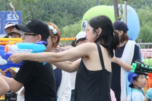 ‘더위야 물렀거라~’… 폭염과 함께 즐긴다
