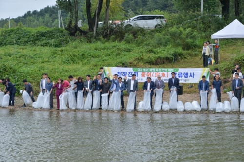 부여군, 천하진미 부여 종어(宗魚) 복원 방류행사