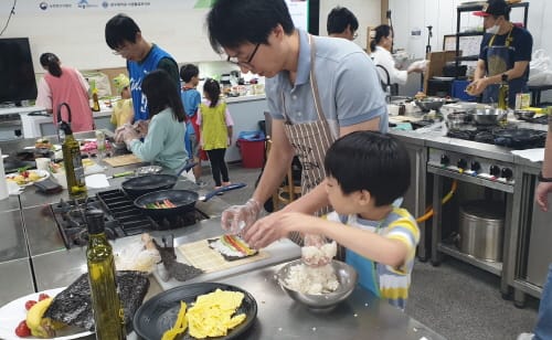 “싱싱장터서 아빠와 로컬푸드 요리 배워요”
