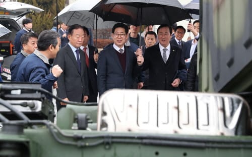 설 앞두고 기업·복지관·전통시장 방문