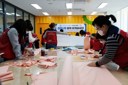충남, 문닫은 도서관 활용 노인·아동용 마스크 제작
