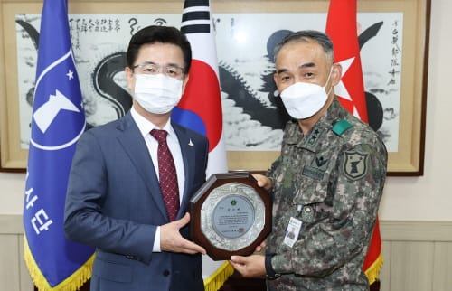 허태정 대전시장, 코로나19 및 수해복구 지원 32사단 위문