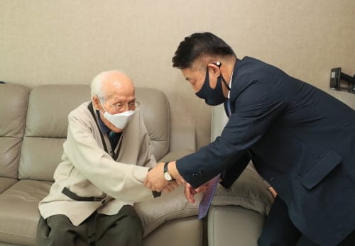 서철모 대전시 행정부시장, 추석 맞아 애국지사 위문