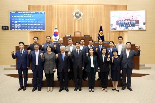 “30여년 만 지방의회 인사권 독립, 지방자치 새 시대 열었다”