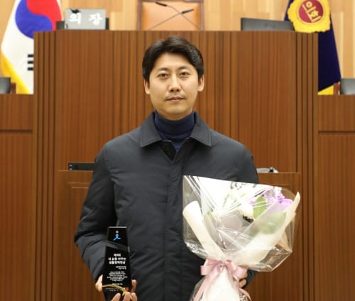 세종시의회 이태환 의장, 제3회 내 삶을 바꾸는 생활정책대상 수상