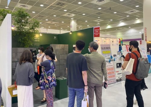 부여군, 코리아빌드 건축박람회서 백제기와 선보여