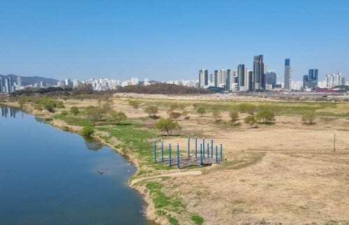 금강 자연성 회복, 친수시설 개선 나선다