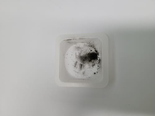 천연향신료 제품서 쇳가루 기준초과 검출