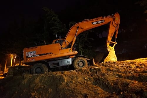 오래된 건설기계 엔진, 신형으로 무상 교체
