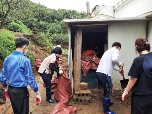 충남 정예공무원 수해 복구 발 벗고 나서