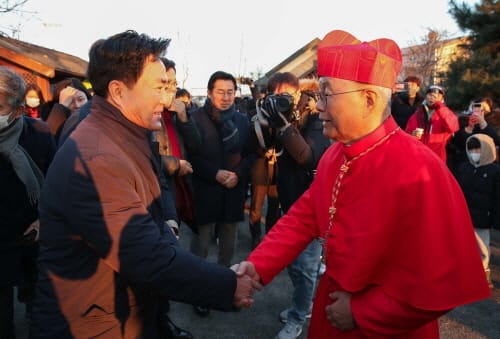 “새 희망 나누는 온정 가득한 성탄절 기원”