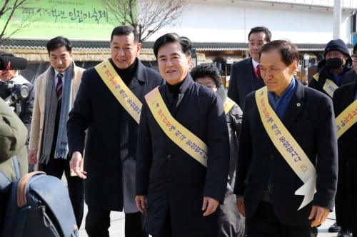 명절 앞두고 전통시장 찾아 소통